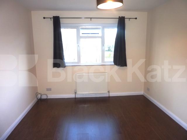 			SPACIOUS 1 BED WITH LARGE KITCHEN DINER!, 1 Bedroom, 1 bath, 1 reception Flat			 Hilldrop Crescent, TUFNELL PARK